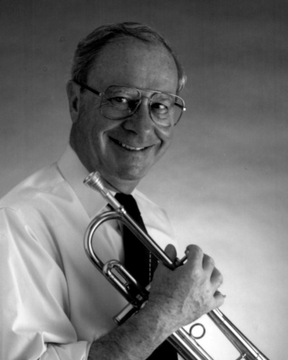Stan Stephens était également un joueur talentueux et jouait des solos de trompette avec l’Orchestre symphonique de Calgary à l’âge de 7 ans.