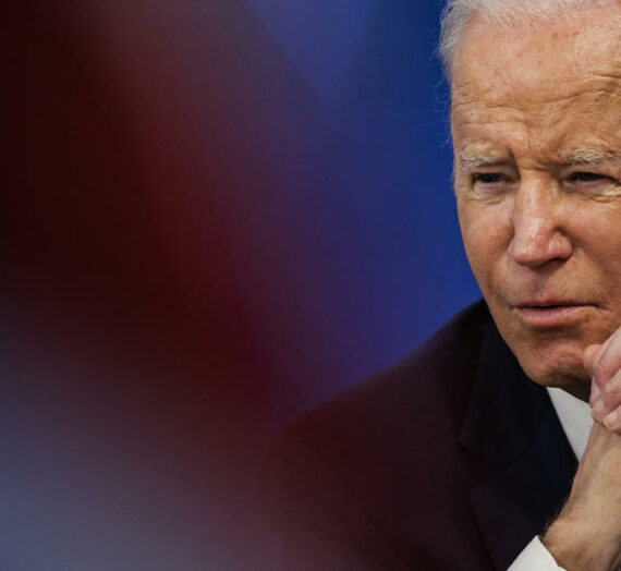 La première série de sanctions de Biden invite à des appels à des mesures plus agressives