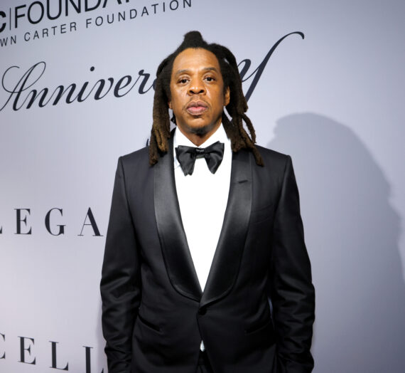 La Fondation Shawn Carter de Jay-Z recueille 20 millions de dollars lors du gala du 20e anniversaire à New York