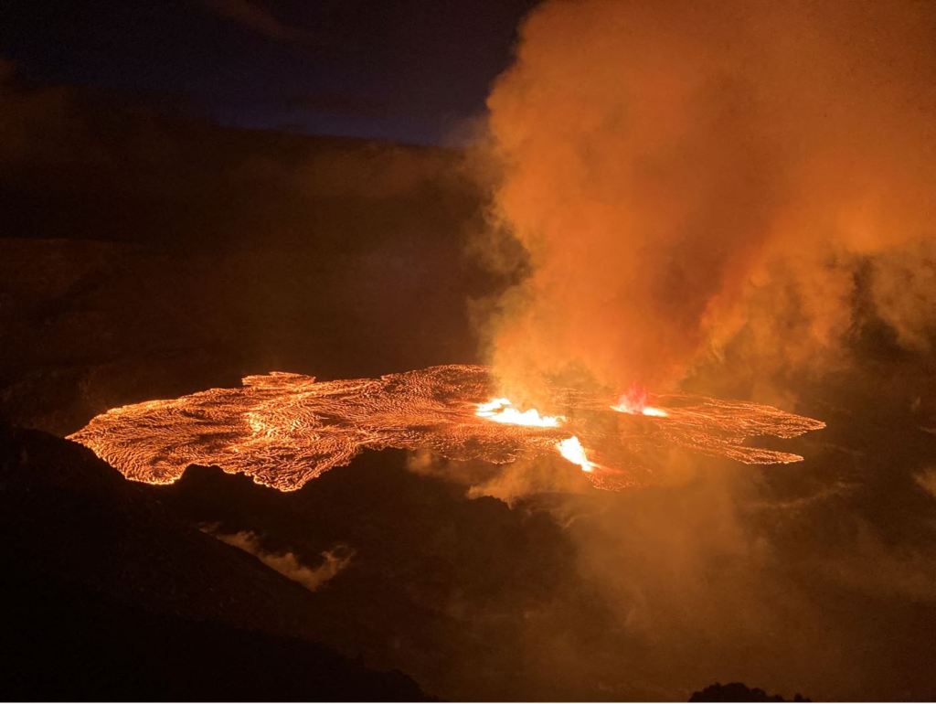 Kilauea en éruption du cratère sommital Halemaumau à Hawaii le 7 juin 2023.