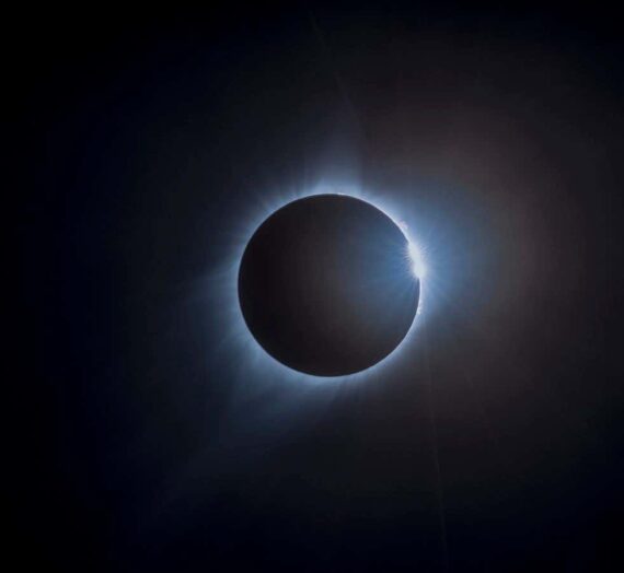 Comment une éclipse solaire totale en 1919 a laissé les physiciens « plus ou moins angoissés »